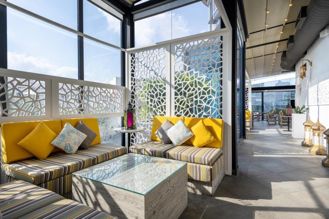 คราวน์ พลาซา โดฮา - เดอะ บิสซิเนส พาร์ค Hotel ภายนอก รูปภาพ The Sky Bar