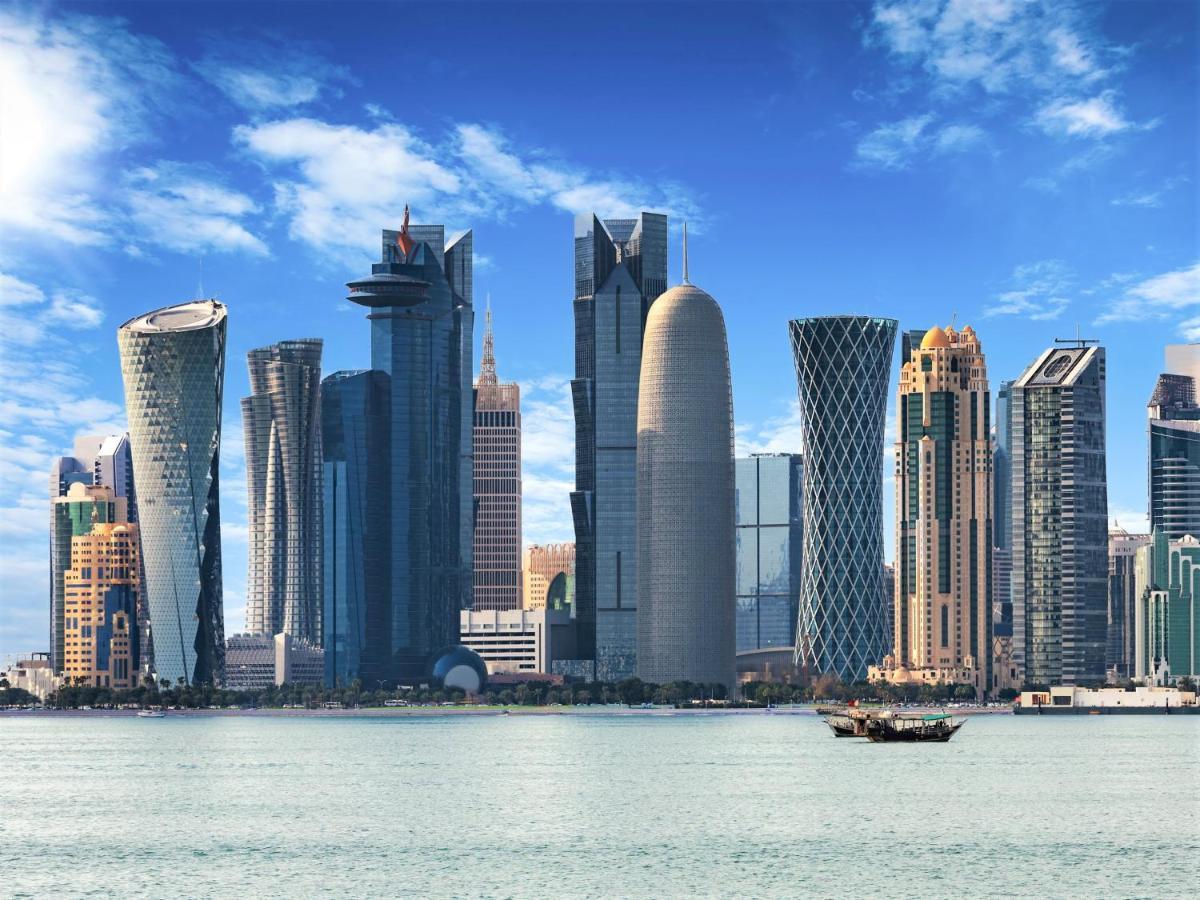 คราวน์ พลาซา โดฮา - เดอะ บิสซิเนส พาร์ค Hotel ภายนอก รูปภาพ Doha skyline