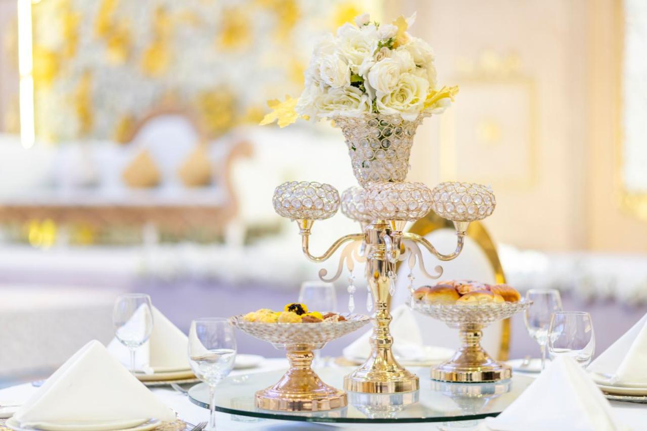 คราวน์ พลาซา โดฮา - เดอะ บิสซิเนส พาร์ค Hotel ภายนอก รูปภาพ Thai table setting