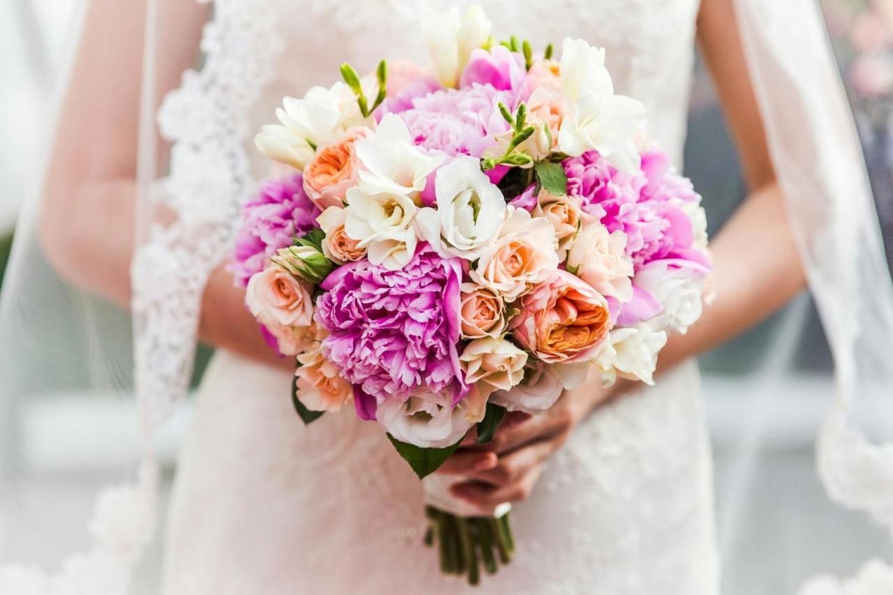 คราวน์ พลาซา โดฮา - เดอะ บิสซิเนส พาร์ค Hotel ภายนอก รูปภาพ A bridal bouquet